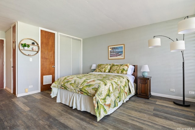 53-549 Kamehameha Hwy Unit 505, Hauula, HI 96717 - bedroom with baseboards, visible vents, and wood finished floors