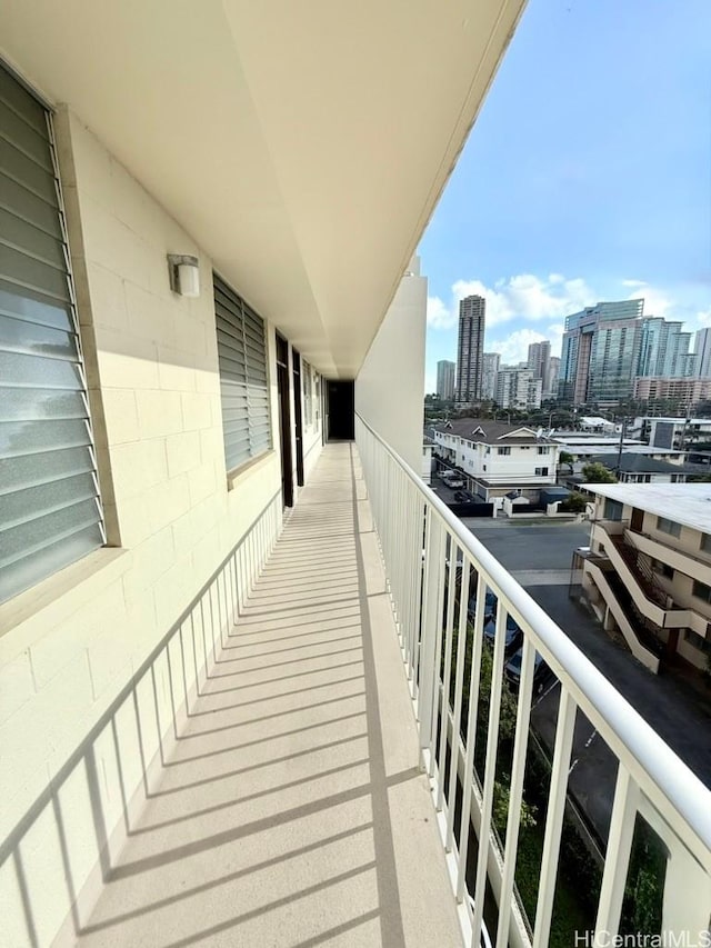 2122 Lime St Unit 604, Honolulu, HI 96826 - balcony featuring a skyline view