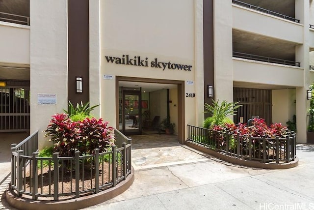 2410 Cleghorn St Unit 502, Honolulu, HI 96815 - entrance to property featuring stucco siding