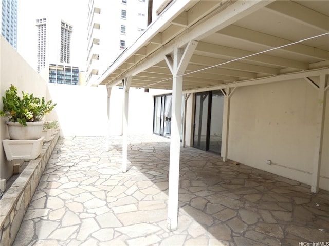 2410 Cleghorn St Unit 502, Honolulu, HI 96815 - view of patio