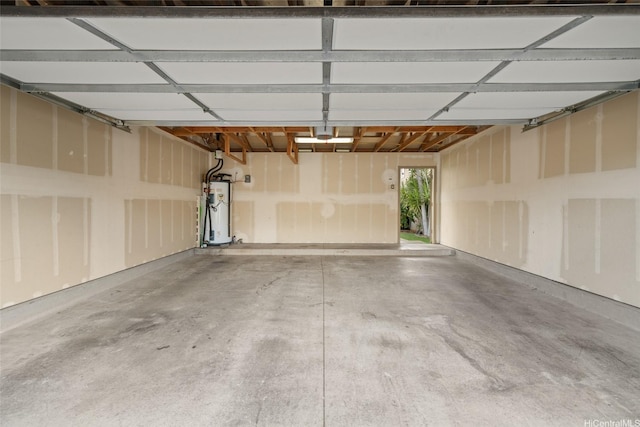 91-2141 Kaiwawalo St, Ewa Beach, HI 96706 - garage featuring gas water heater
