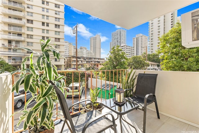 236 Liliuokalani Ave Unit 201, Honolulu, HI 96815 - balcony featuring a city view