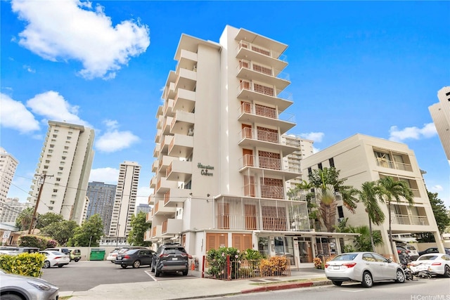 236 Liliuokalani Ave Unit 201, Honolulu, HI 96815 - view of property with a view of city and uncovered parking