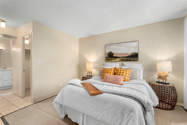 98-1038 Moanalua Rd Unit 1502, Aiea, HI 96701 - bedroom featuring ensuite bathroom and a textured ceiling