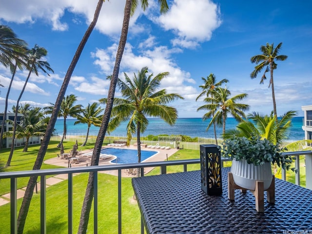 87-561 Farrington Hwy Unit 315, Waianae, HI 96792 - exterior space featuring a yard and a water view