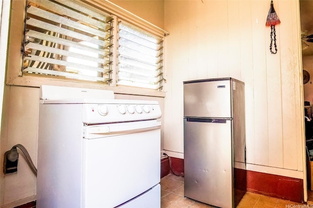 94-941 Awanei St, Waipahu, HI 96797 - details with electric stove and freestanding refrigerator