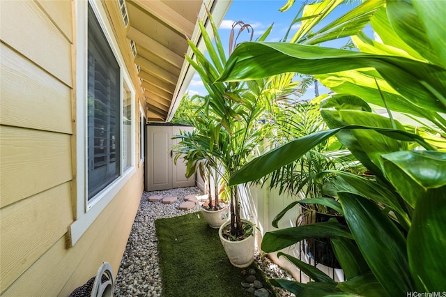 view of home's exterior