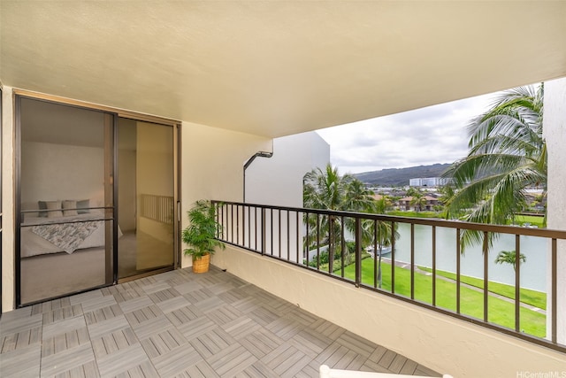 500 Lunalilo Home Rd Unit 25B, Honolulu, HI 96825 - balcony featuring a water and mountain view