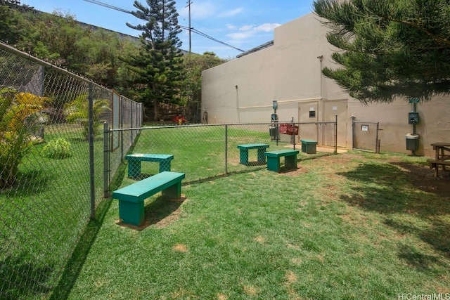 3161 Ala Ilima St Unit 811, Honolulu, HI 96818 - view of yard featuring a dog friendly area