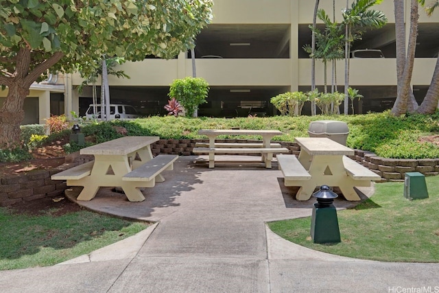 3161 Ala Ilima St Unit 811, Honolulu, HI 96818 - view of home's community with a patio area