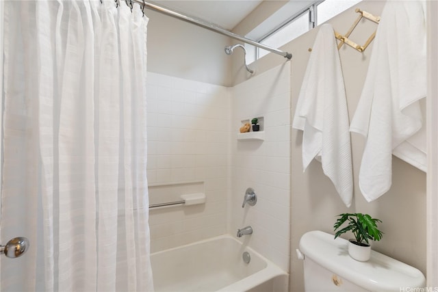 91-1860 Luahoana St Unit 114, Ewa Beach, HI 96706 - bathroom featuring shower / bath combination with curtain and toilet