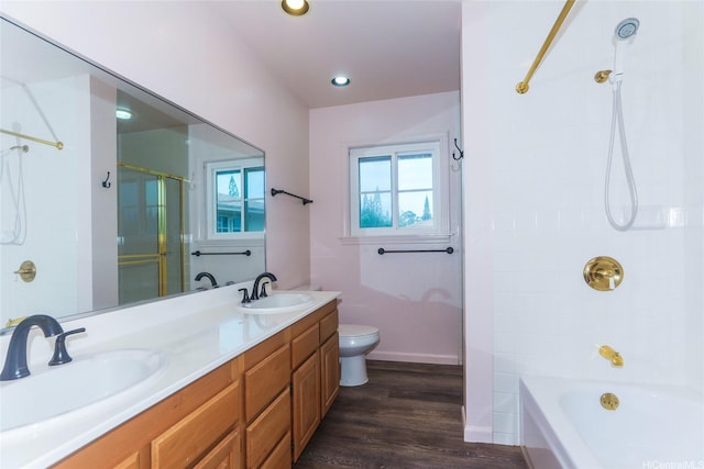 95-1491AINAMAKUADR Ainamakua Dr Unit 5, Mililani, HI 96789 - bathroom featuring double vanity, wood finished floors, toilet, and a sink