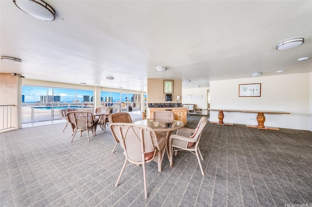 1031 Maunaihi Pl Unit 802, Honolulu, HI 96822 - view of carpeted dining space