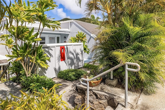 44-1303 Kou Pl Unit 1103, Kaneohe, HI 96744 - exterior space featuring fence