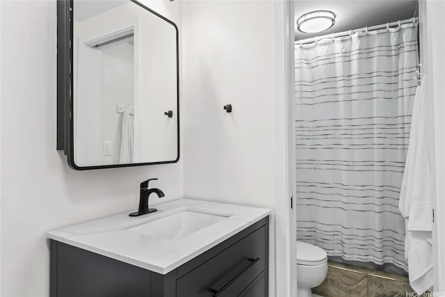 68-090 Au St Unit E102, Waialua, HI 96791 - full bathroom featuring toilet, a shower with shower curtain, and vanity