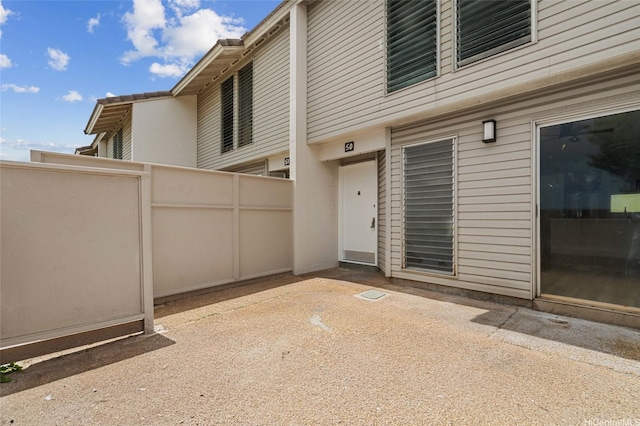 92-801 Makakilo Dr Unit H50, Kapolei, HI 96707 - view of patio featuring fence