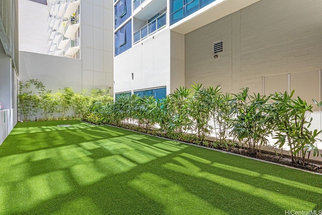 1631 Kapiolani Blvd Unit 3706, Honolulu, HI 96814 - view of green lawn