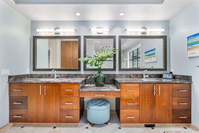 45-020 Namoku St, Kaneohe, HI 96744 - full bathroom featuring vanity