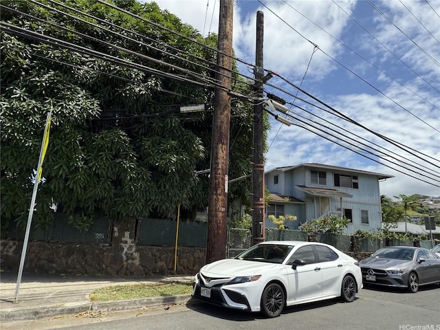 1079 Keolu Dr, Kailua, HI 96734 - view of front facade with fence