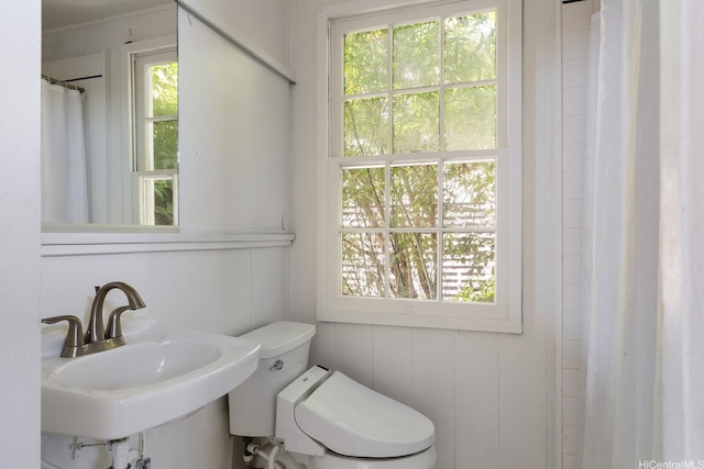 2519 Lai Rd Unit C, Honolulu, HI 96816 - bathroom with toilet, a sink, and curtained shower