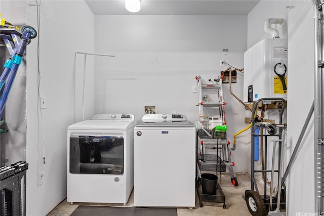 laundry room with laundry area and washing machine and dryer