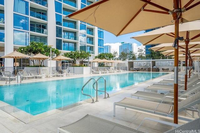 1000 Auahi St Unit 1404, Honolulu, HI 96814 - pool with fence and a patio area