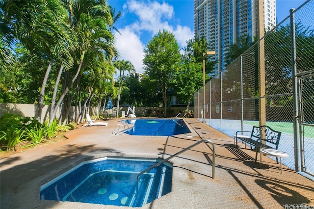 1700 Ala Moana Blvd Unit 1602, Honolulu, HI 96815 - community pool with a patio area, a hot tub, and fence