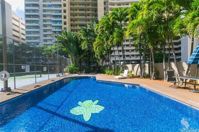 1700 Ala Moana Blvd Unit 1602, Honolulu, HI 96815 - community pool with fence