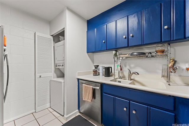 46-259 Kahuhipa St Unit 318B, Kaneohe, HI 96744 - kitchen with blue cabinets, a sink, and stainless steel appliances