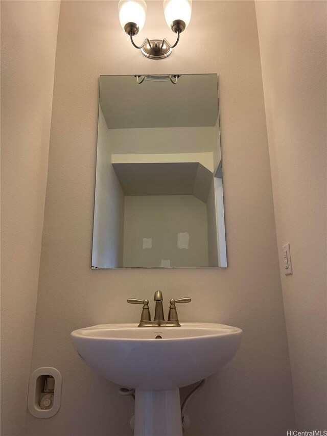 91-960 Iwikuamoo St Unit 304, Ewa Beach, HI 96706 - bathroom featuring a sink