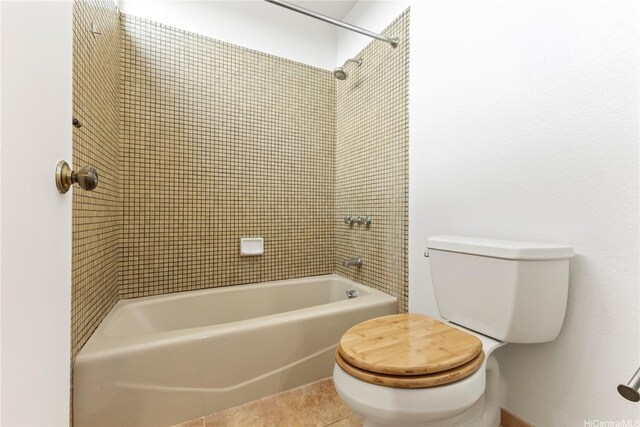 46-130 Kiowai St Unit 2724, Kaneohe, HI 96744 - bathroom featuring bathtub / shower combination and toilet