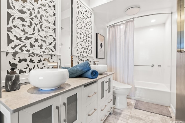 250 Kawaihae St Unit 18D, Honolulu, HI 96825 - bathroom featuring double vanity and shower / bath combo