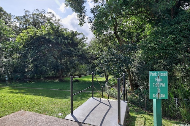 2069 California Ave Unit 7A, Wahiawa, HI 96786 - surrounding community with a yard