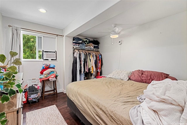 bedroom featuring recessed lighting, ceiling fan, wood finished floors, and a closet
