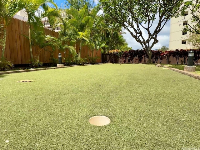 990 Ala Nanala St Unit 19A, Honolulu, HI 96818 - view of yard featuring fence