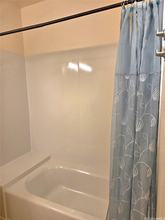 91-1012 Laaulu St Unit 28A, Ewa Beach, HI 96706 - full bath with a bathtub and curtained shower