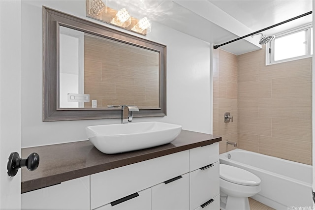98-288 Kaonohi St Unit 4401, Aiea, HI 96701 - bathroom with vanity and bathing tub / shower combination
