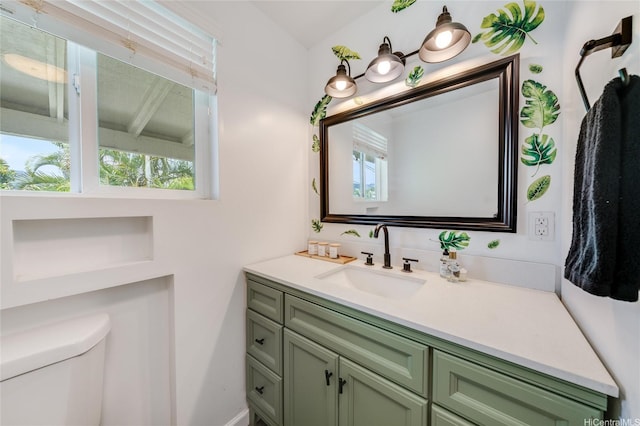 625 Maluniu Ave, Kailua, HI 96734 - bathroom with vanity and toilet