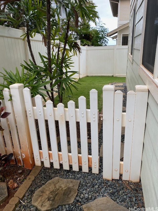 92-7049 Elele St Unit 71, Kapolei, HI 96707 - view of fenced yard