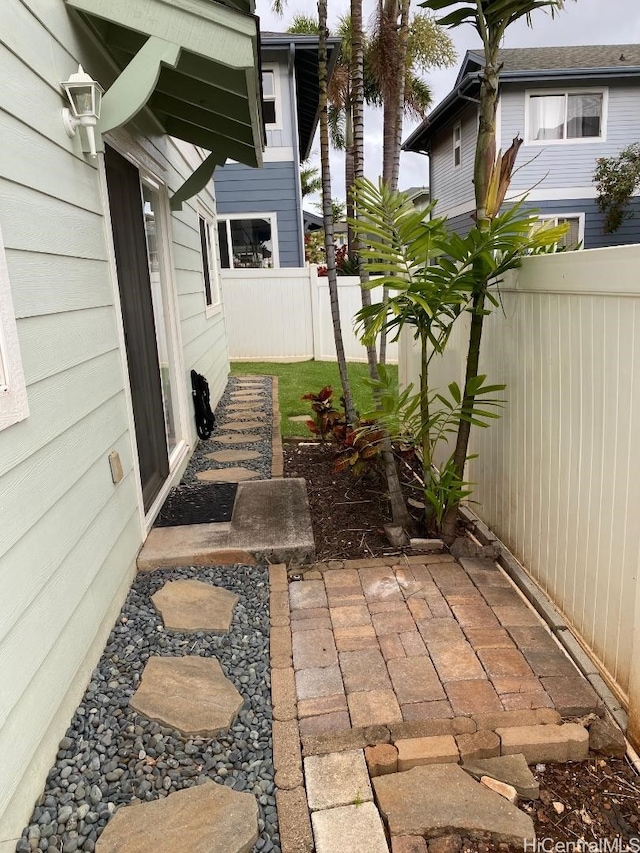 92-7049 Elele St Unit 71, Kapolei, HI 96707 - fenced backyard featuring a patio area