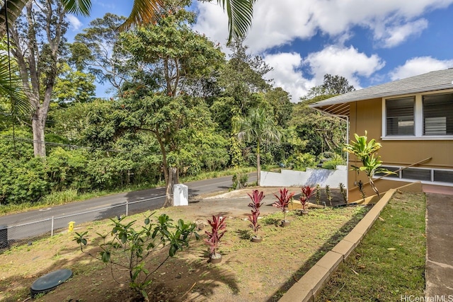2023 Round Top Dr, Honolulu, HI 96822 - view of yard featuring fence