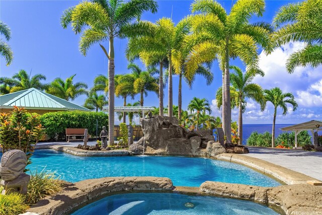 31-212 Hawaii Belt Rd, Hakalau, HI 96710 - view of pool featuring a pool with connected hot tub