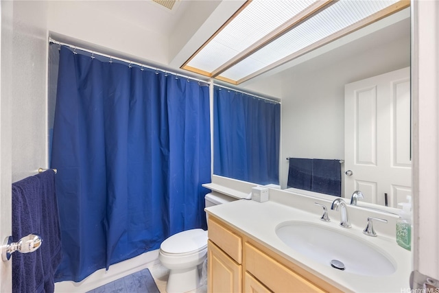 1305 Moanalualani Pl Unit 25C, Honolulu, HI 96819 - full bath featuring vanity and curtained shower