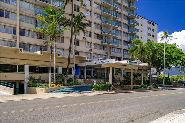 444 Kanekapolei St Unit 208, Honolulu, HI 96815 - view of apartment building / complex