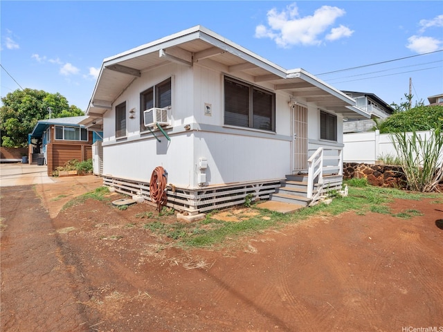 3622 Maunalei Ave, Honolulu, HI 96816 - manufactured / mobile home with fence and cooling unit