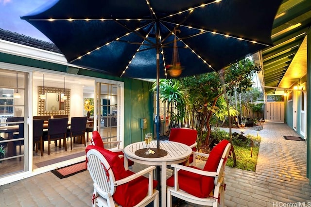 49 Pilipu Pl, Kailua, HI 96734 - deck featuring outdoor dining space, a patio area, and fence