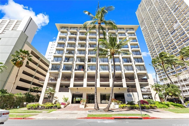 440 Seaside Ave Unit 404, Honolulu, HI 96815 - view of apartment building / complex