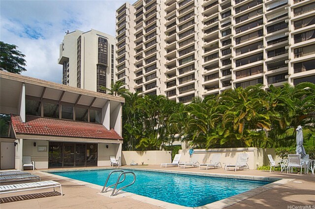 6710 Hawaii Kai Dr Unit 508, Honolulu, HI 96825 - community pool featuring a patio area and fence
