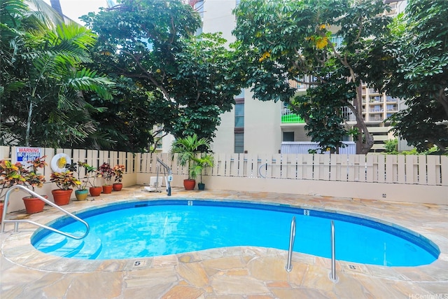 444 Kanekapolei St Unit 507, Honolulu, HI 96815 - community pool featuring fence