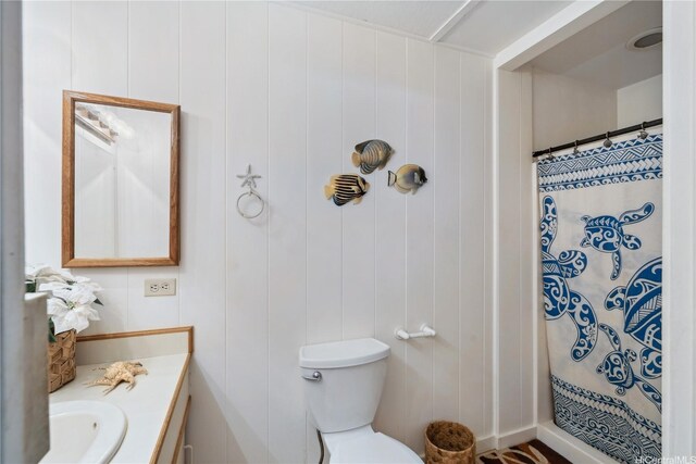 18 Dole Rd, Wahiawa, HI 96786 - bathroom featuring vanity, toilet, and curtained shower